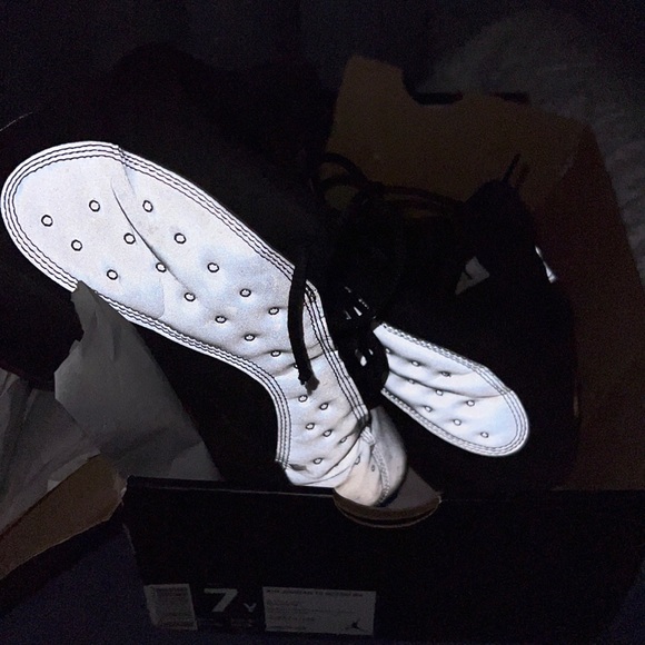 Reflecting in the dark. Great for riding bikes… - Picture 4 of 8